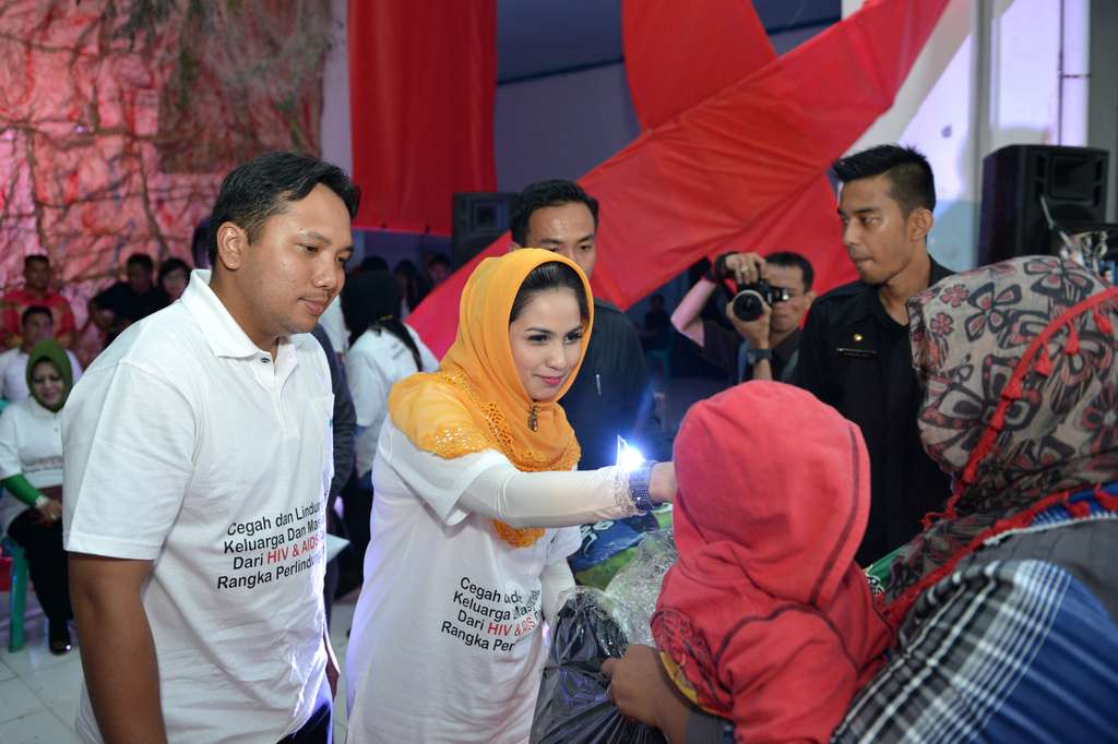 Intip Keseharian Istri Cantik Gubernur Lampung