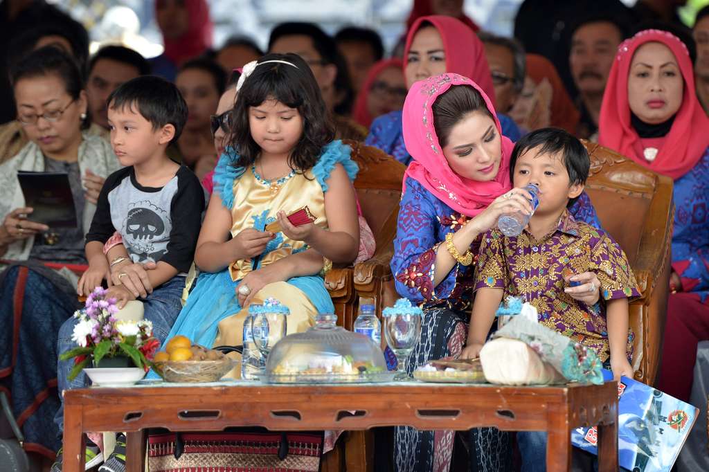 Intip Keseharian Istri Cantik Gubernur Lampung