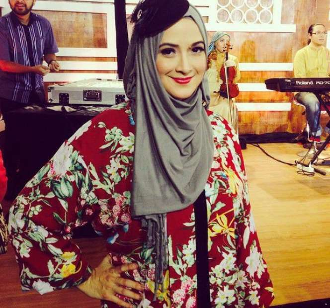 Lima Seleb Cantik yang Berhijab di 2014