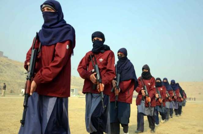 Aksi Polisi Komando Berhijab