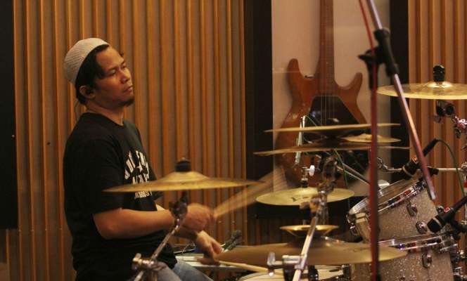 Potret Reza `NOAH` Dalami Islam