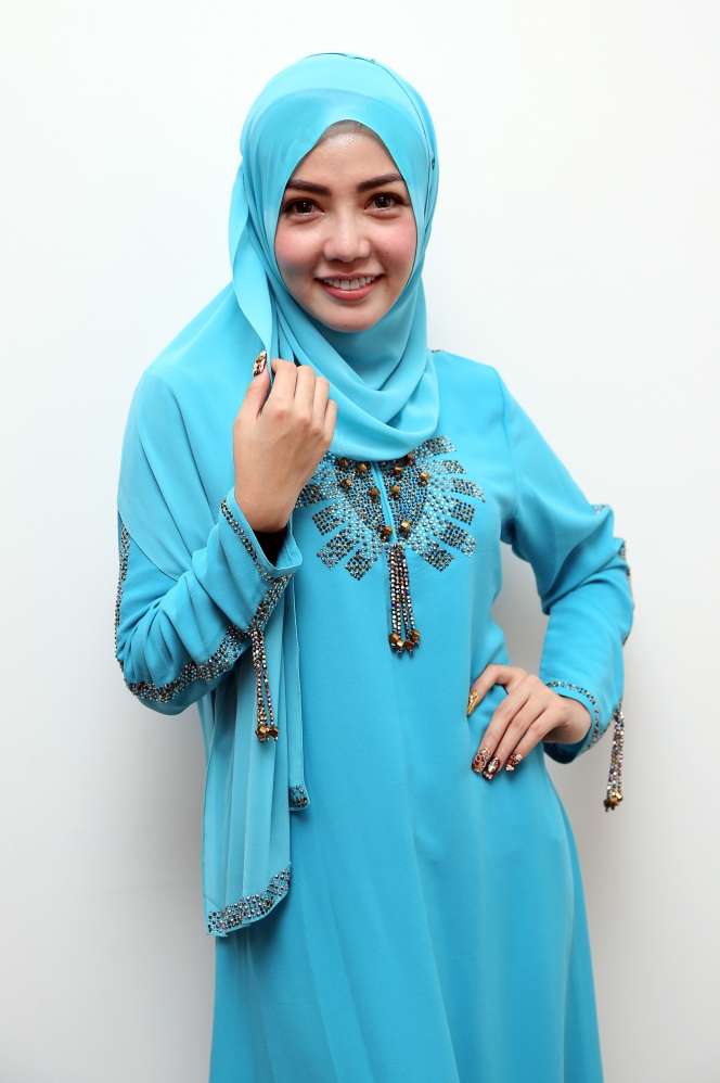 Cantiknya Bella Shofie Berhijab