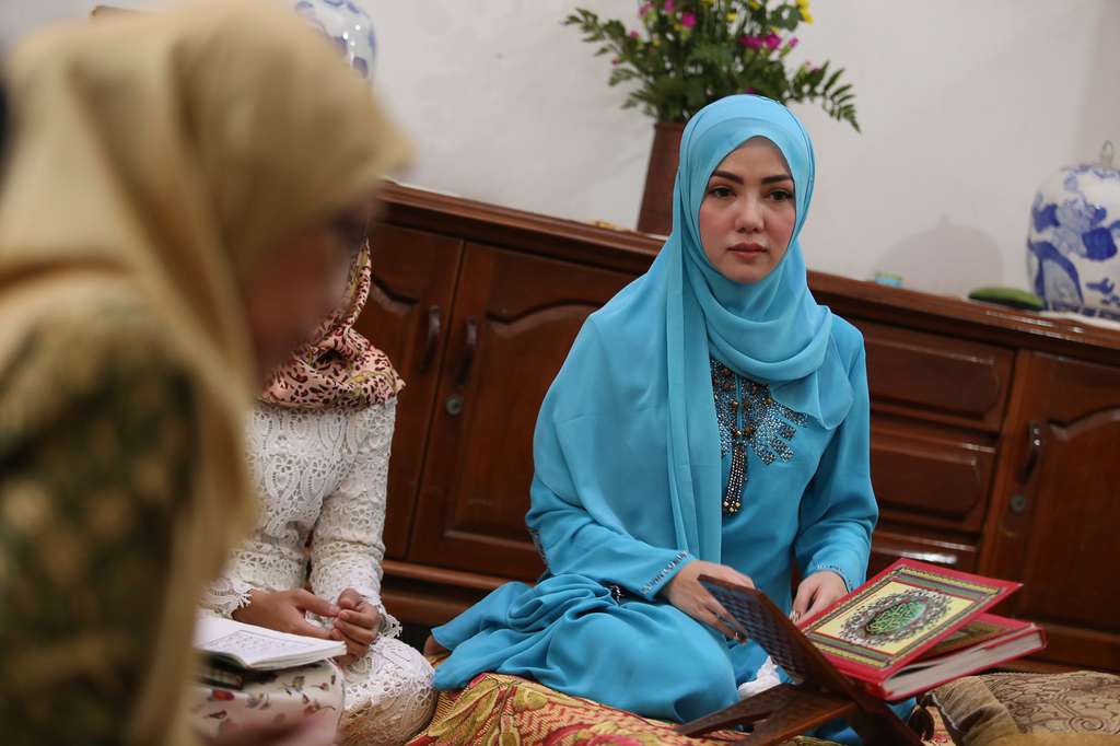 Cantiknya Bella Shofie Berhijab