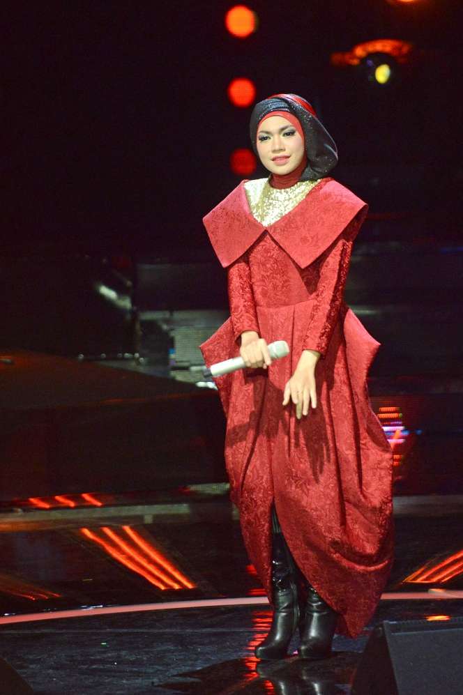 Hijab Menawan Indah Nevertari