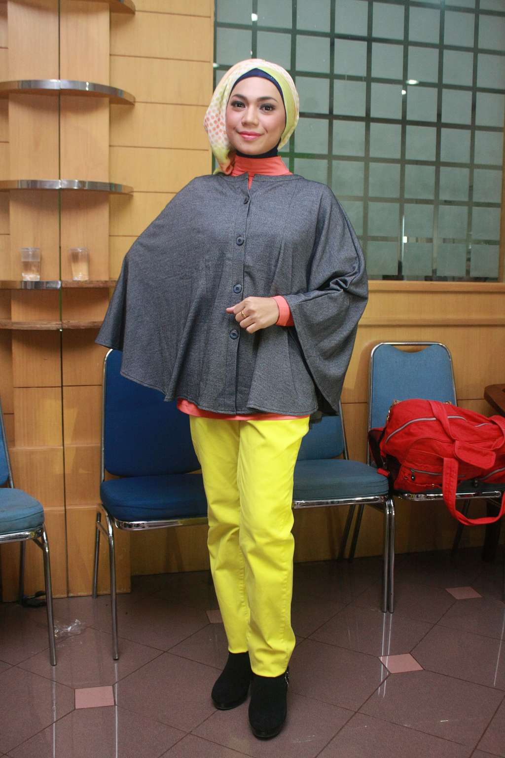 Hijab Menawan Indah Nevertari