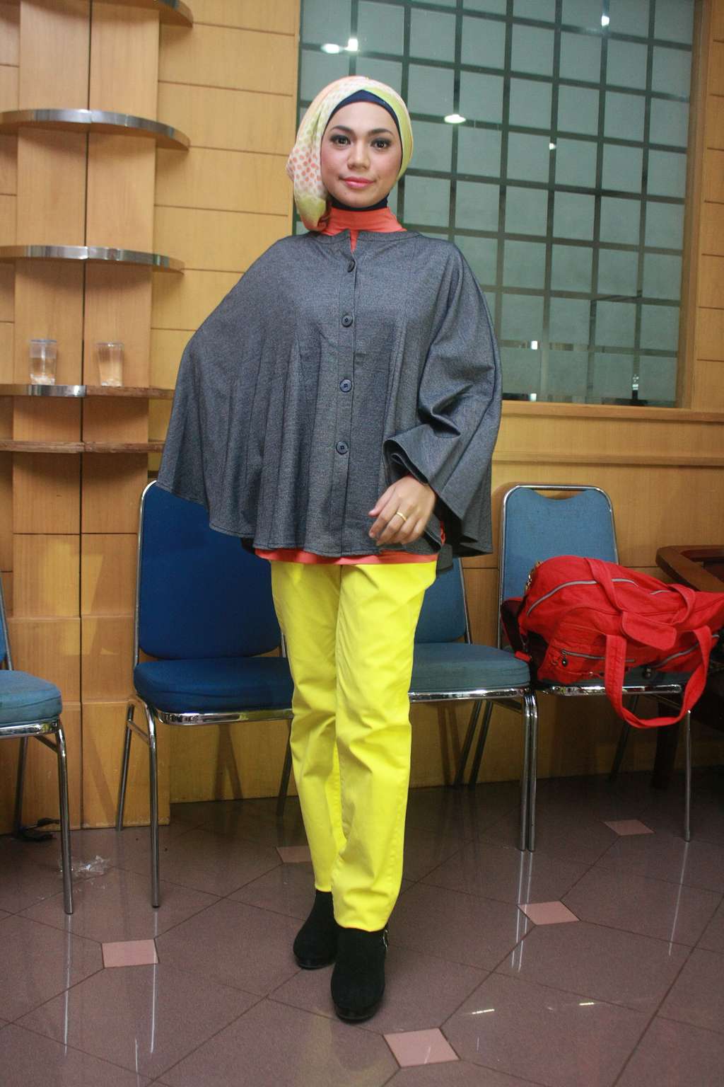 Hijab Menawan Indah Nevertari