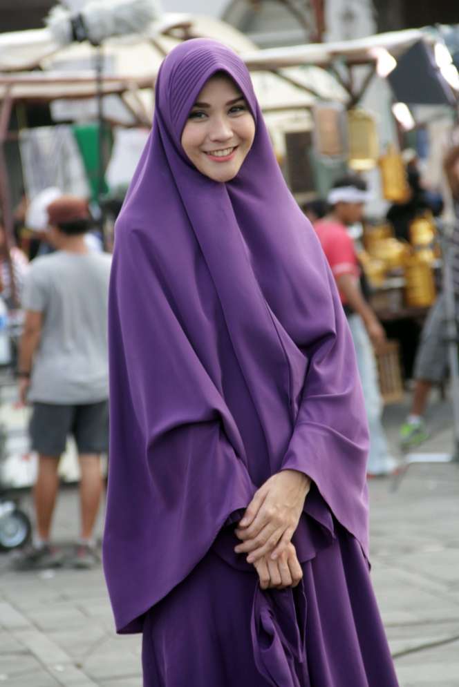 Hijab Syar`i Bikin Zaskia Mecca Makin Cantik