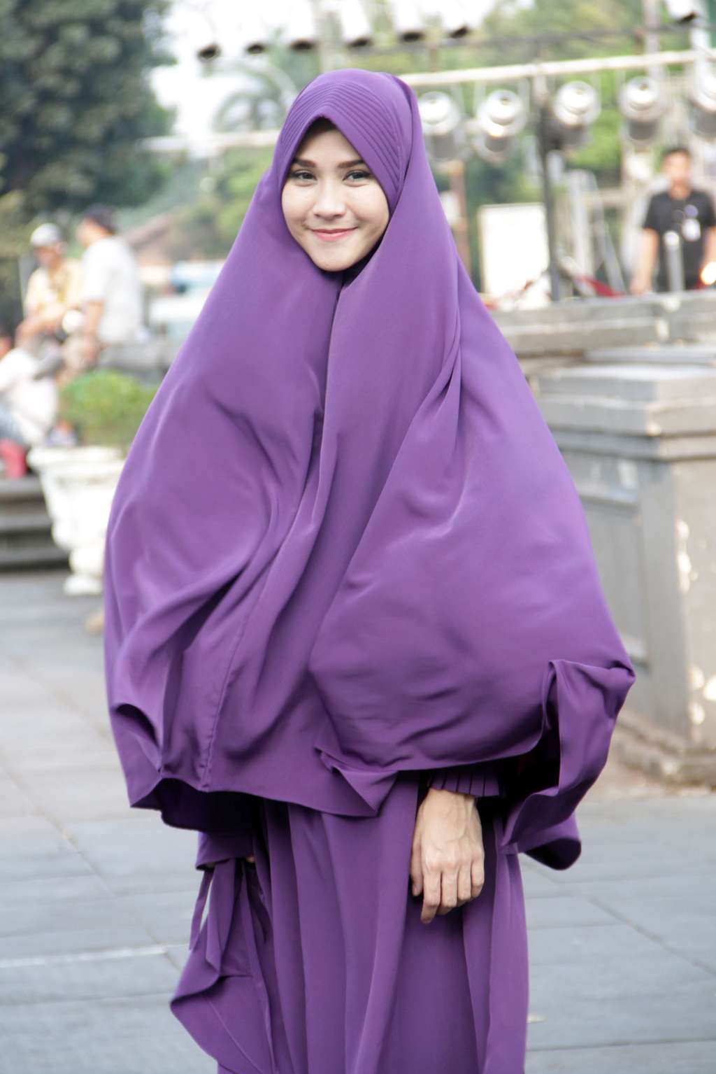 Hijab Syar`i Bikin Zaskia Mecca Makin Cantik
