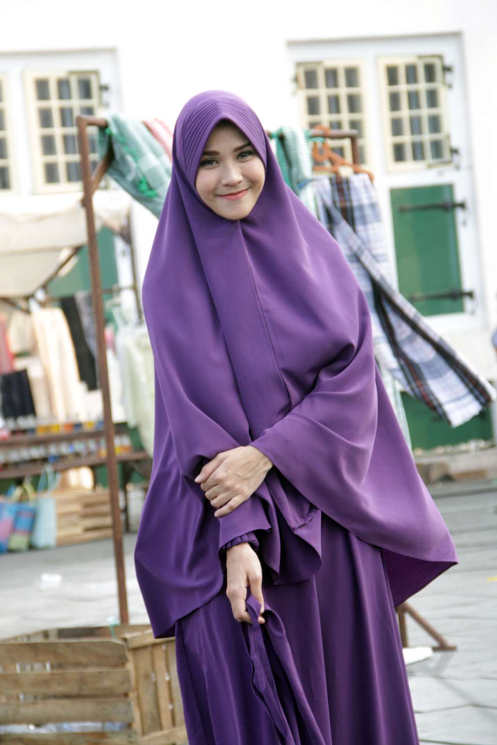 Hijab Syar`i Bikin Zaskia Mecca Makin Cantik