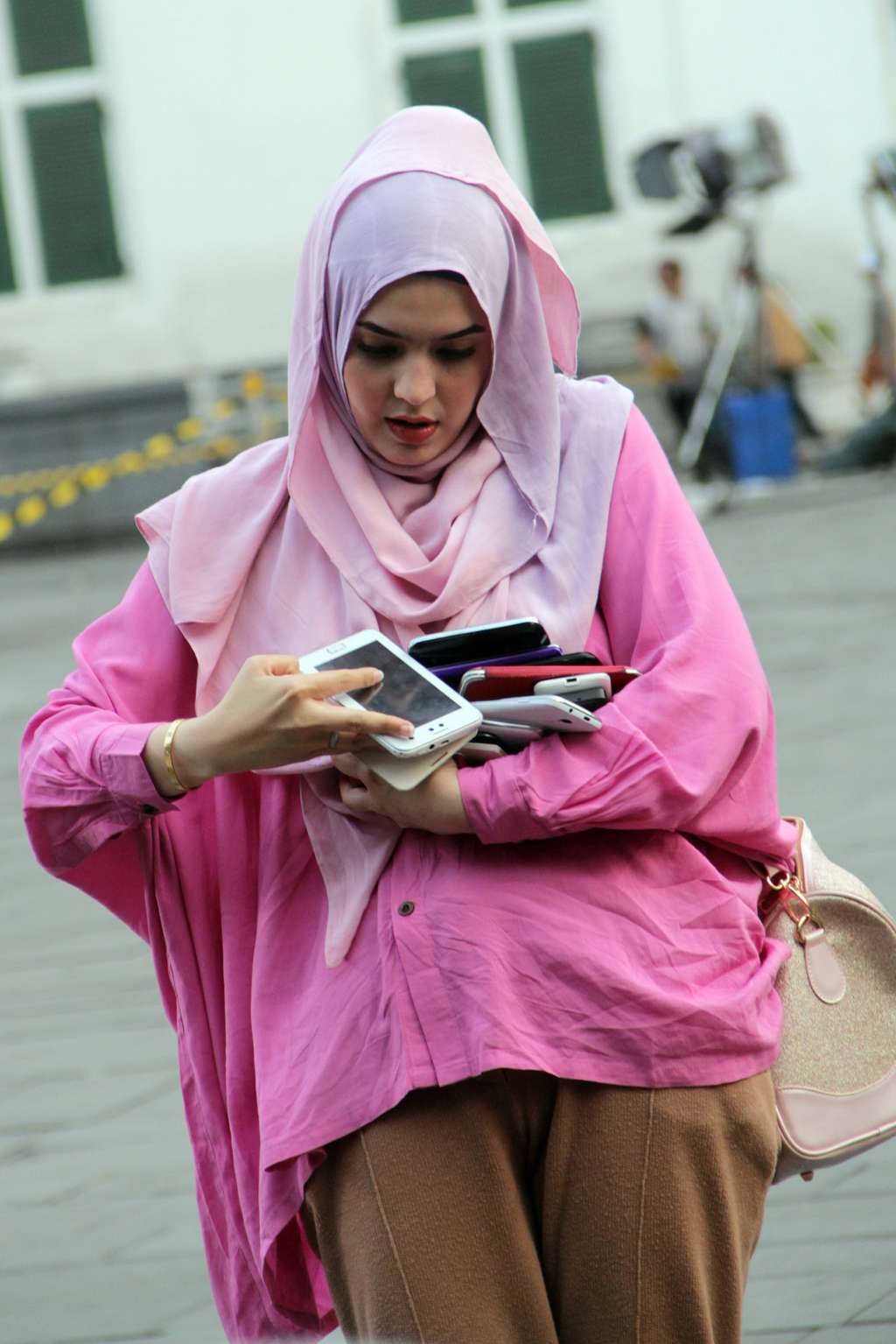 Cantiknya Carissa Putri Berhijab