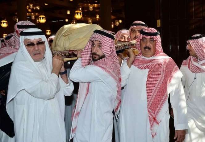 Pemakaman Sederhana Raja Terkaya di Dunia
