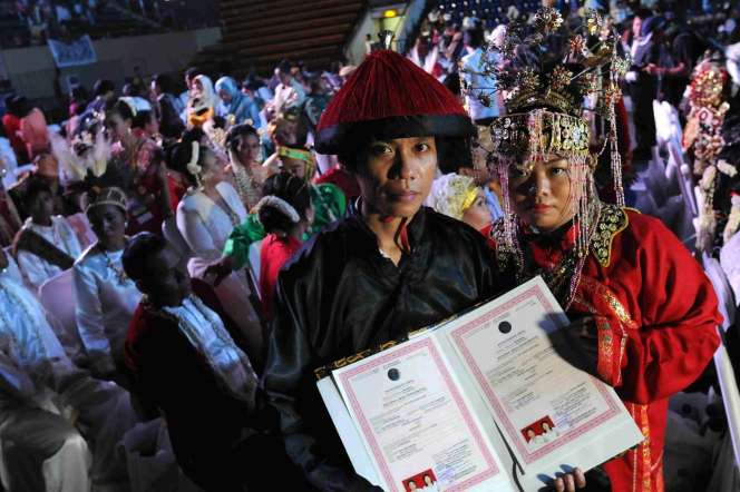 Nikah Massal, 5.115 Pasang Pengantin Diarak Panser TNI