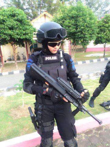 Pesona Bripda Nina, Brimob Berhijab Polda Aceh