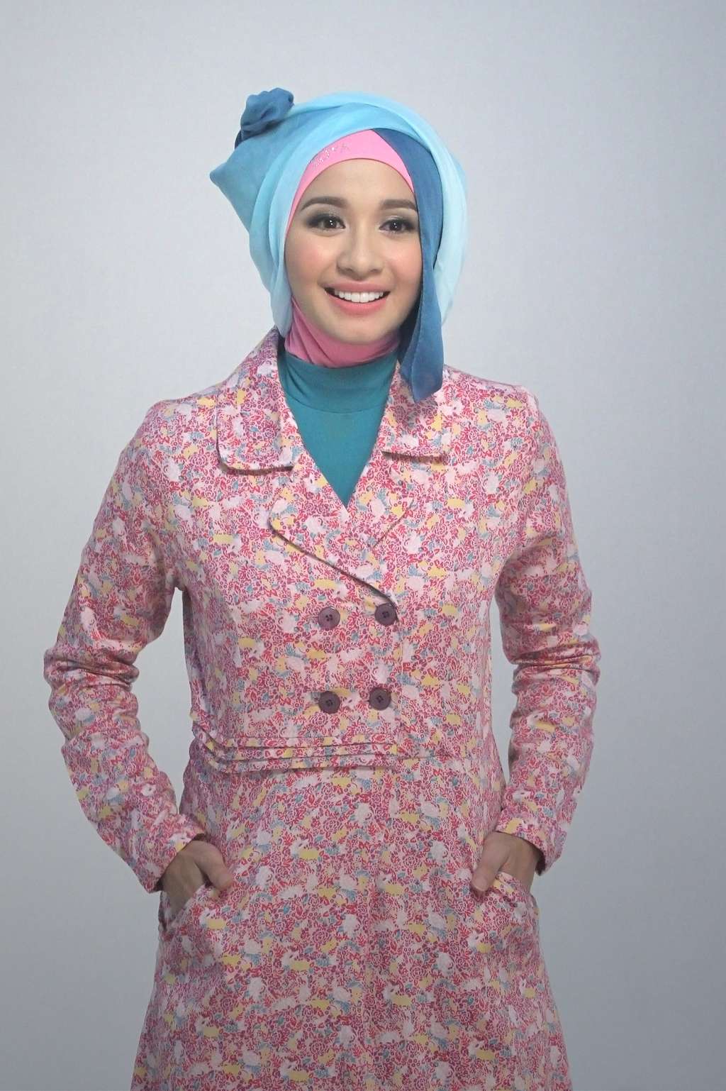 Gaya Fesyen Laudya Cynthia Bella Berhijab