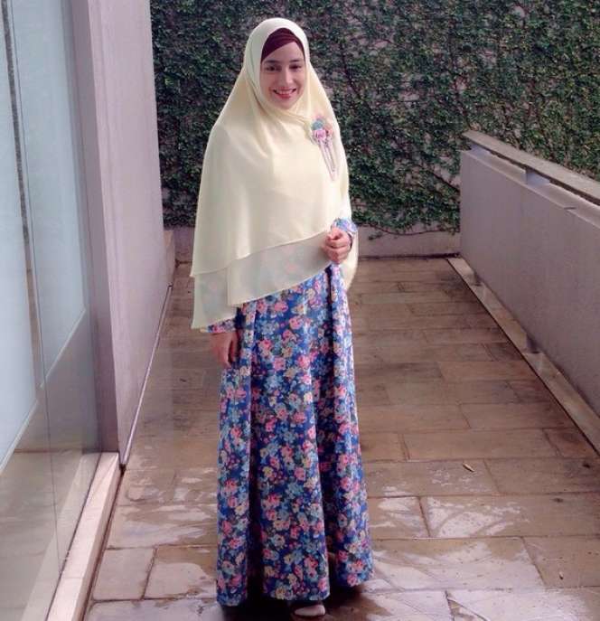 Cindy Fatika Sari Kian Cantik dengan Hijab Syar`i
