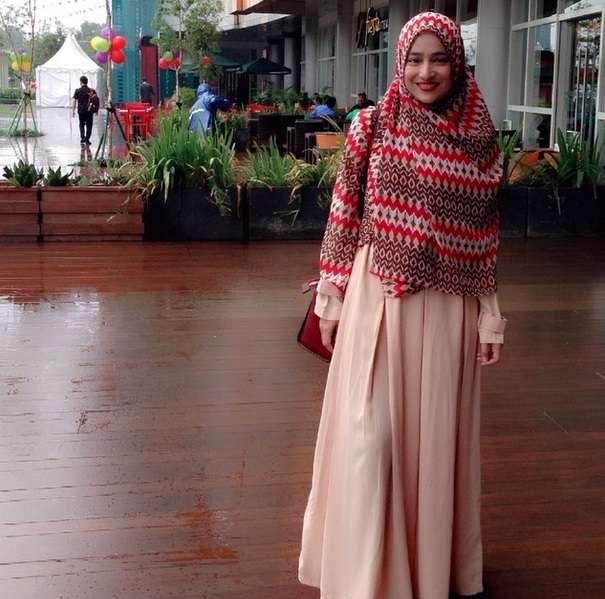 Cindy Fatika Sari Kian Cantik dengan Hijab Syar`i