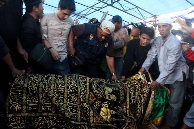 Jenazah Olga Syahputra Sebelum Dimakamkan
