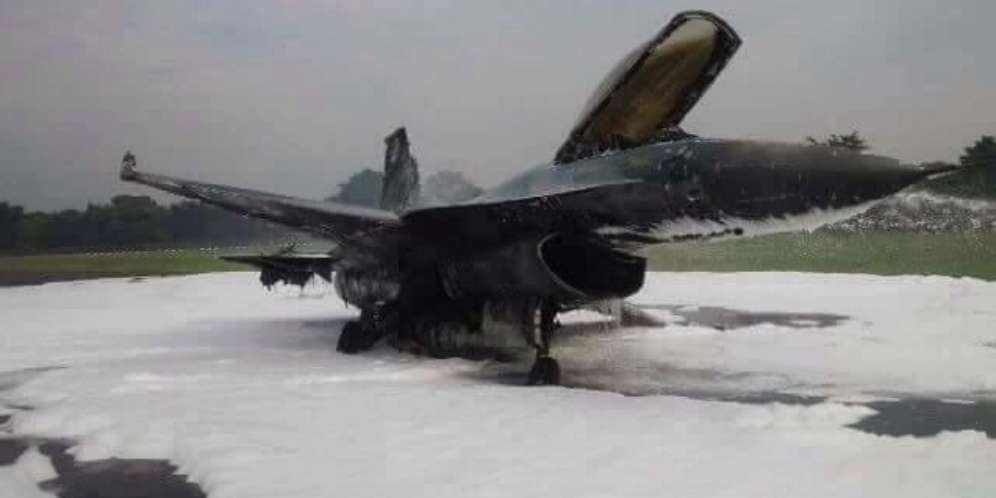 Pesawat Tempur F16 Ludes Terbakar di Halim