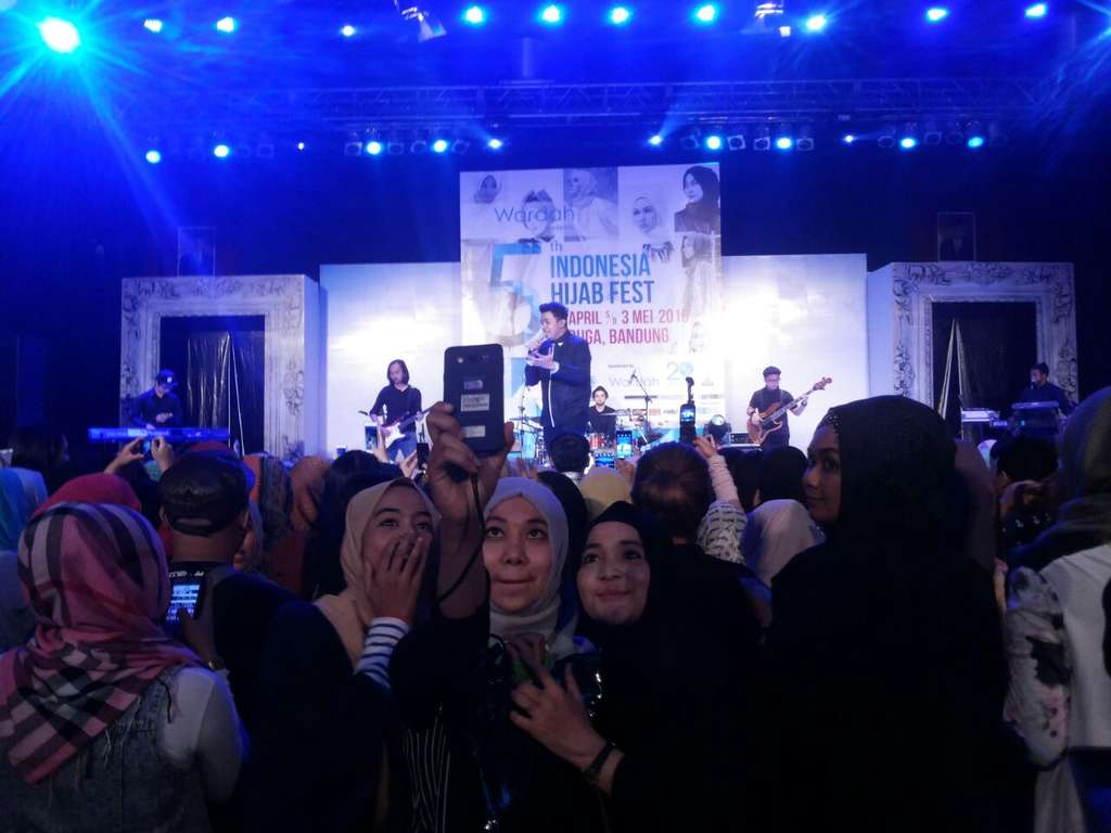 Tulus Hentak Sabuga, Hijaber Bandung Histeris