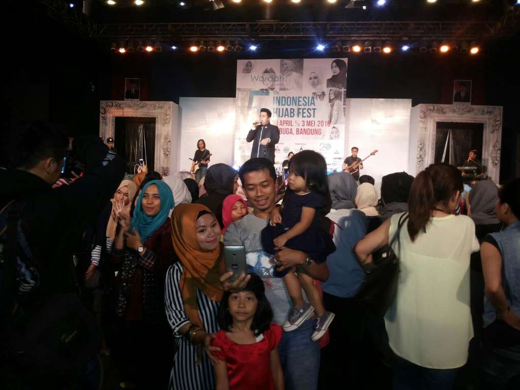 Tulus Hentak Sabuga, Hijaber Bandung Histeris