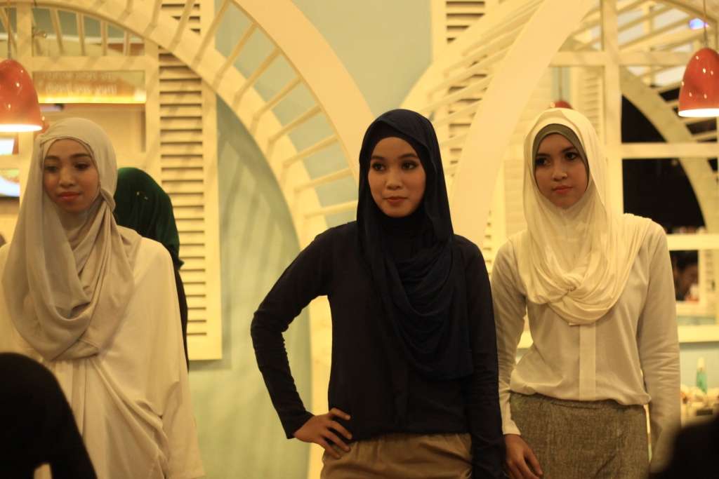 Berbagi Ilmu dan Ceria di `Cantik Bareng Dream`