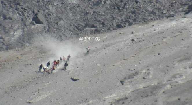 Perjuangan Tim SAR Evakuasi Jasad Eri dari Kawah Merapi
