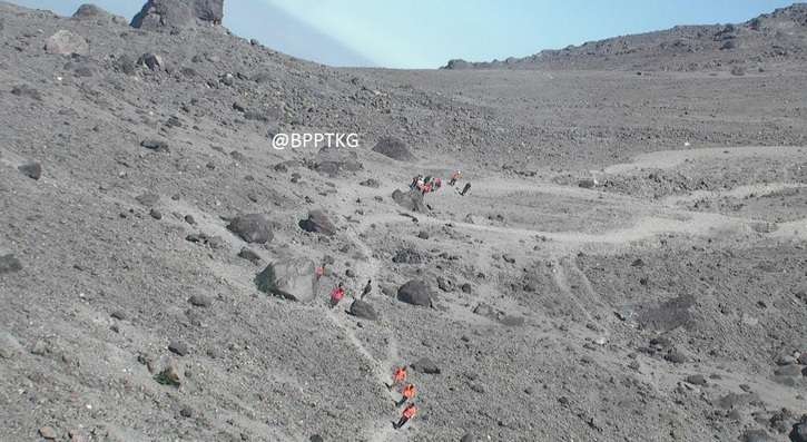 Perjuangan Tim SAR Evakuasi Jasad Eri dari Kawah Merapi
