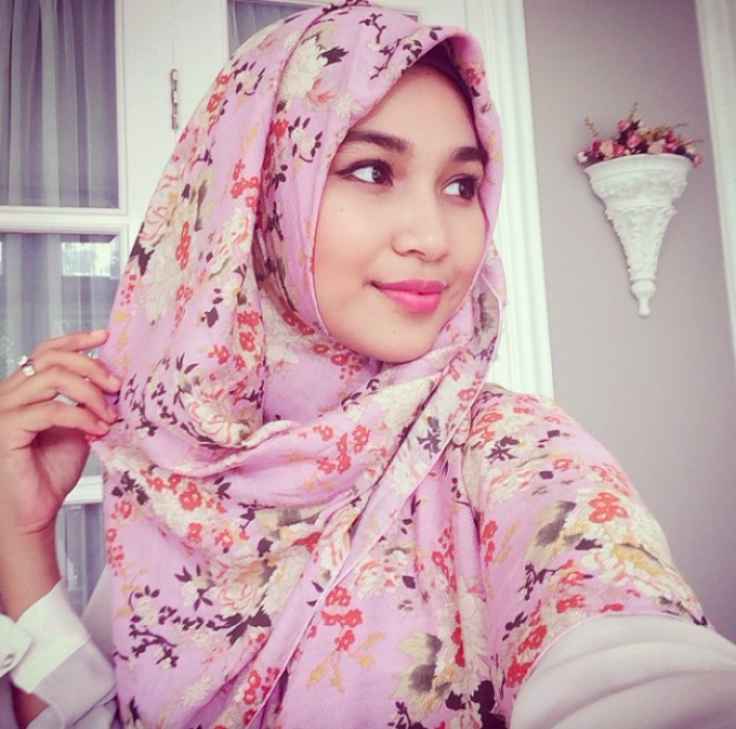 Gaya Hijab, Putri Cantik Mantan Gubernur Aceh