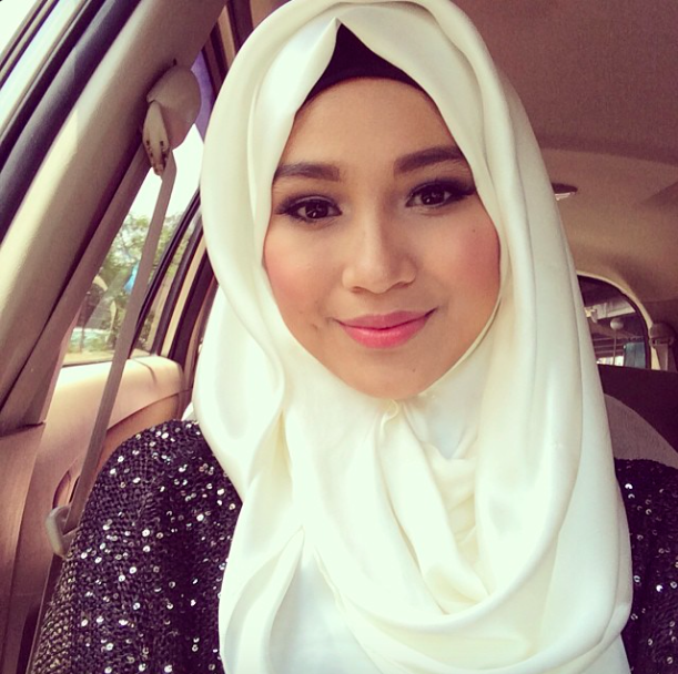 Gaya Hijab, Putri Cantik Mantan Gubernur Aceh