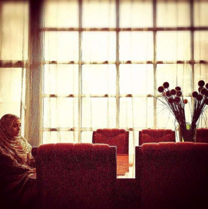 Gaya-gaya Cantik Terry Putri Berhijab