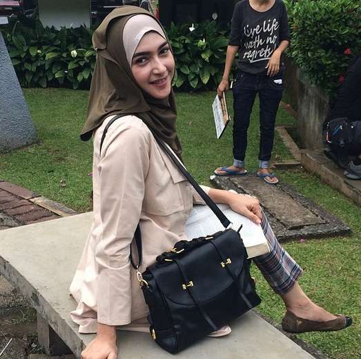 Hijab Selamatkan Nabila Syakieb dari Gelombang Panas India