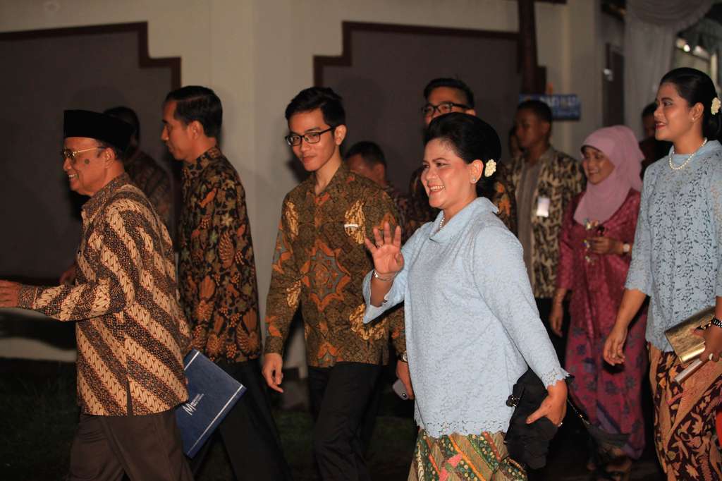 Prosesi Lamaran Gibran untuk Selvi