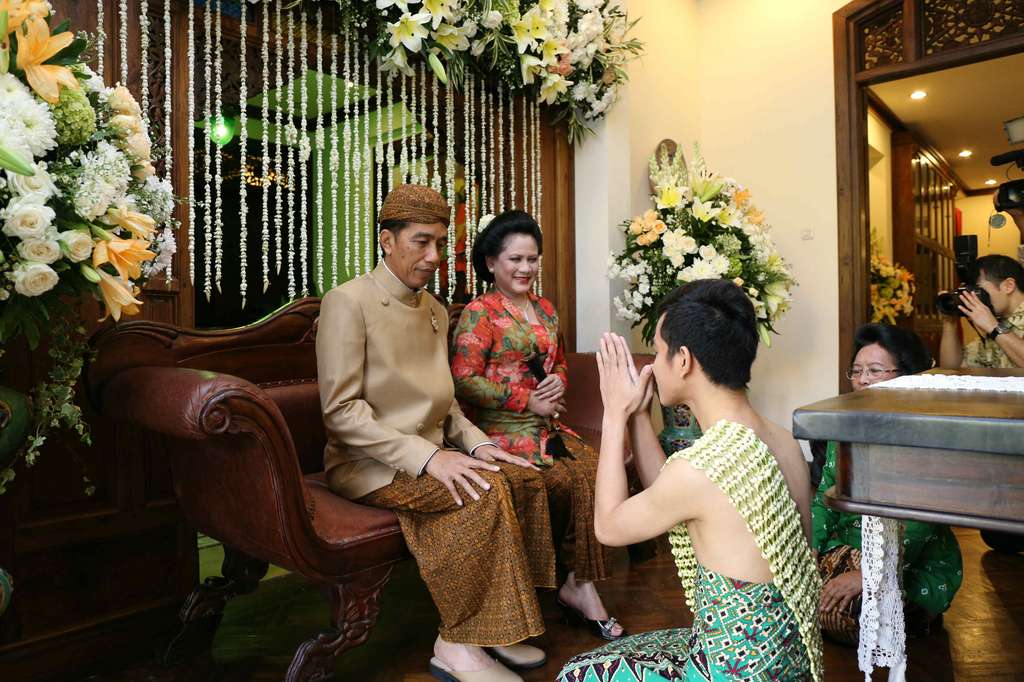 Momen Sakral Siraman Gibran-Selvi