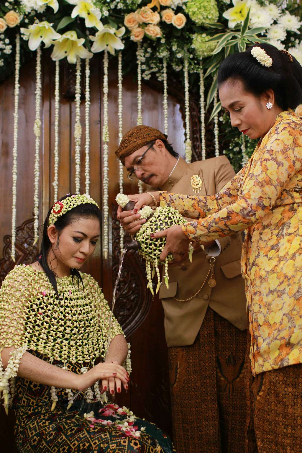 Momen Sakral Siraman Gibran-Selvi
