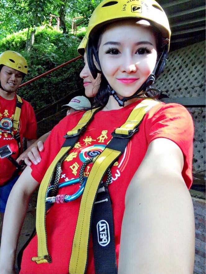 Ibu Dosen Cantik, Bikin Heboh Mahasiswa di Jakarta