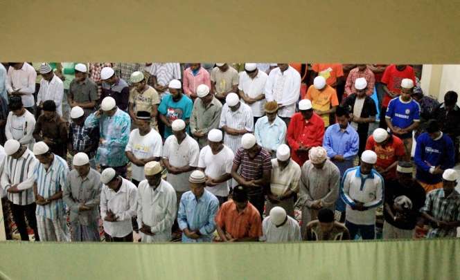 Tarawih dan Tadarus Rohingya