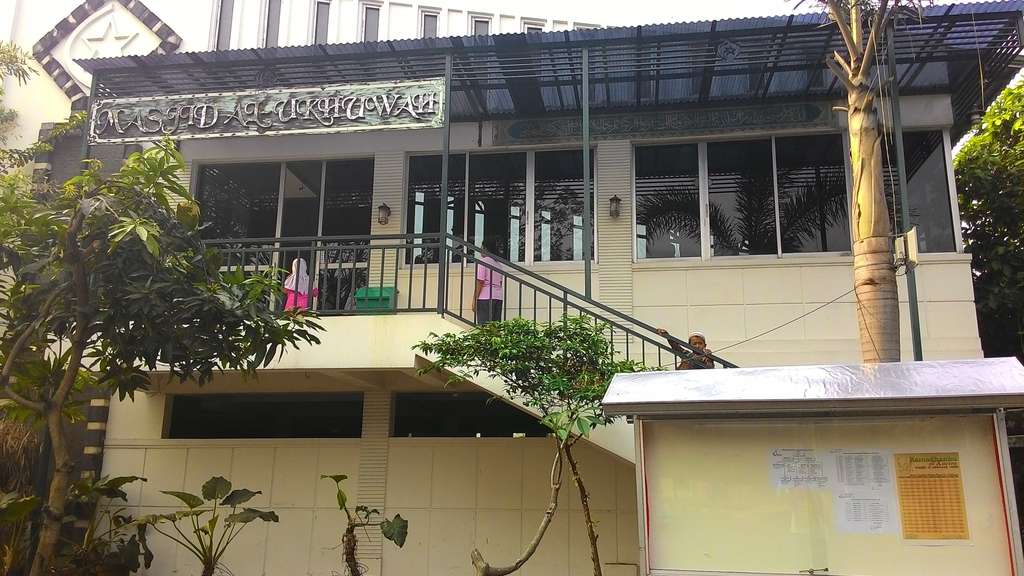 TPA Irwansyah dan Mimpi Jadi Ustaz