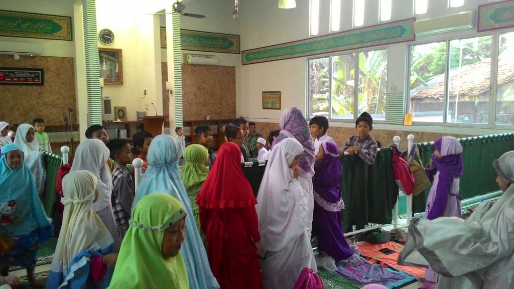 TPA Irwansyah dan Mimpi Jadi Ustaz