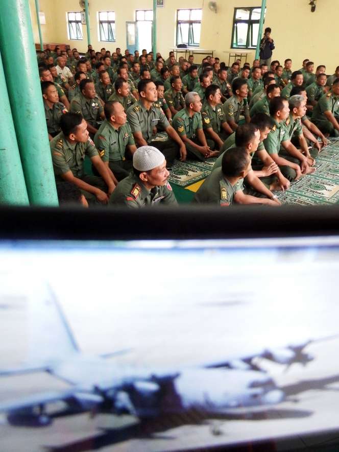 Salat Ghaib untuk Korban Hercules TNI AU