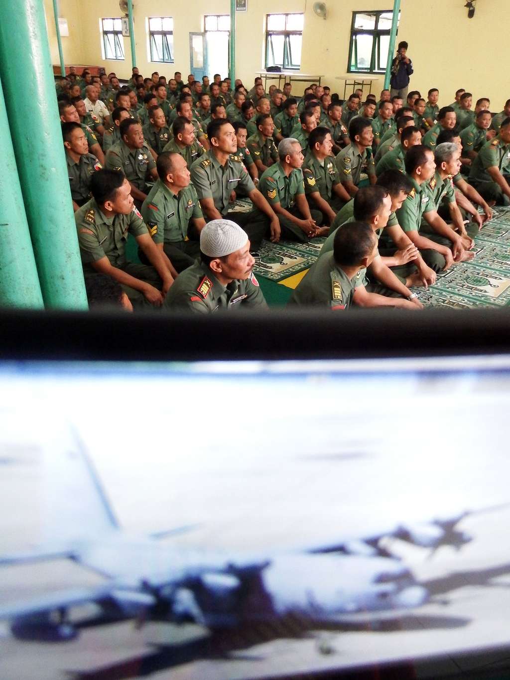 Salat Ghaib untuk Korban Hercules TNI AU