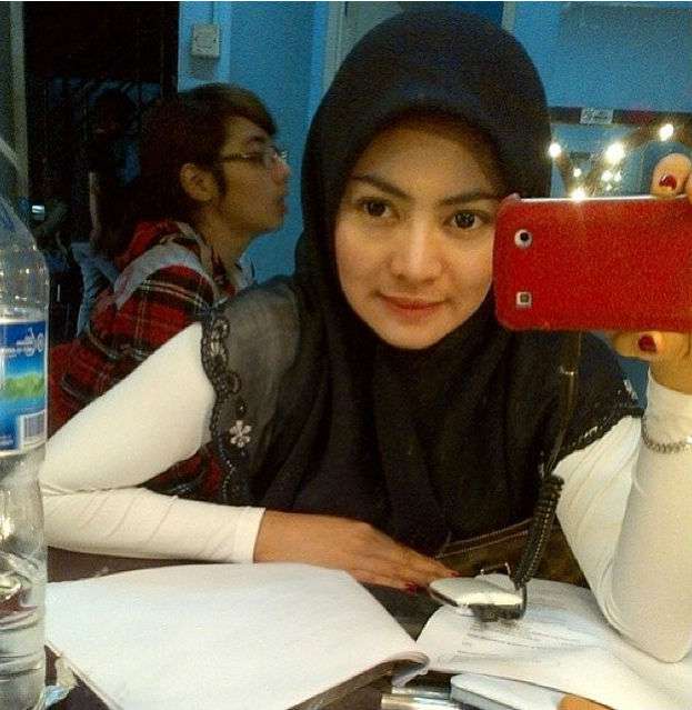 Vitalia Shesya Cantik Berhijab