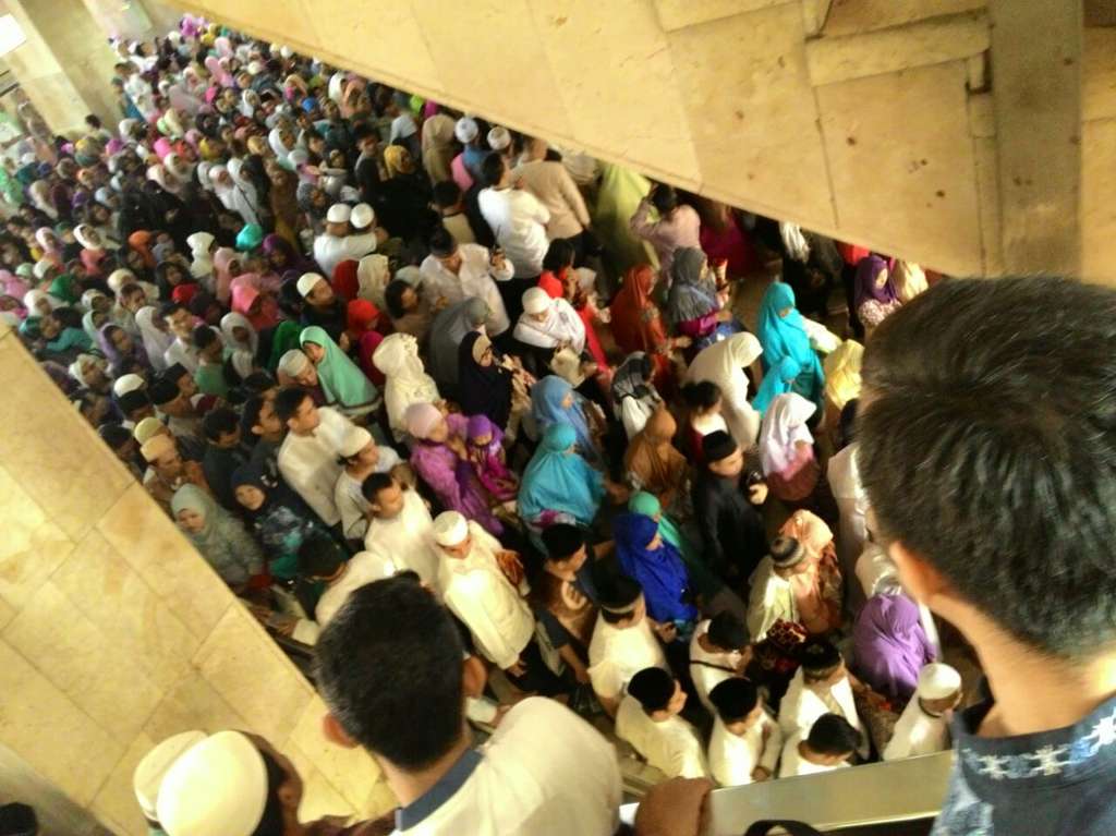 Jamaah Berjubel Salat Id di Masjid Istiqlal