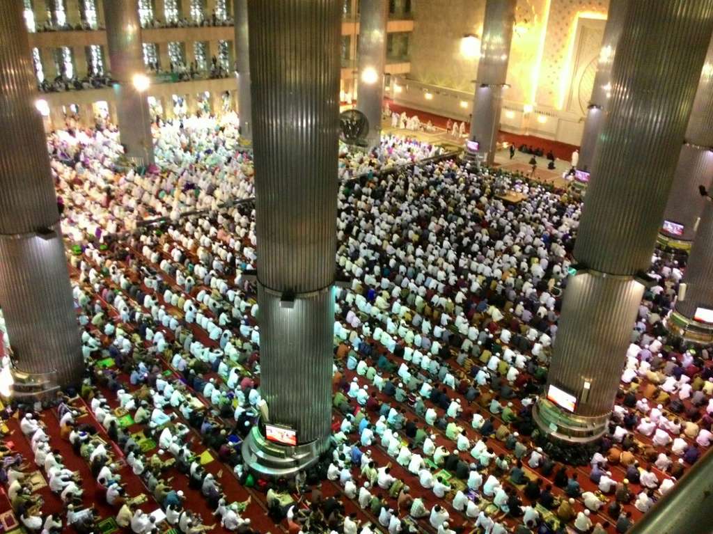 Jamaah Berjubel Salat Id di Masjid Istiqlal