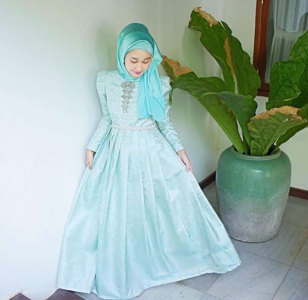 Intip Gaya Busana 10 Fashion Hijab Rayakan Lebaran