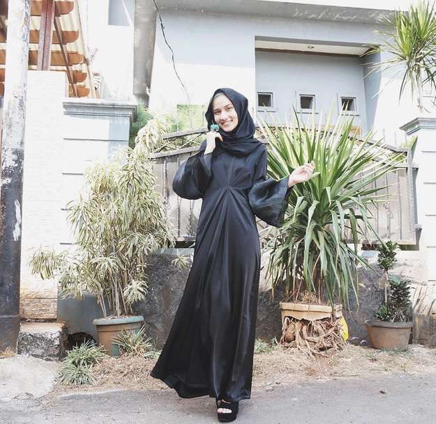 Intip Gaya Busana 10 Fashion Hijab Rayakan Lebaran