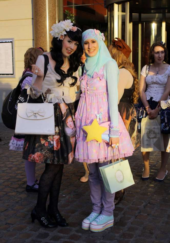 Tren Fesyen Hijab `Cosplay` Negeri Sakura