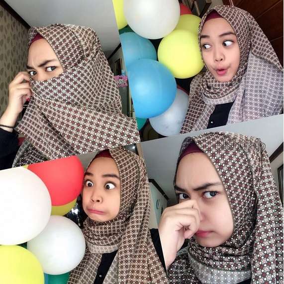 Ria `Ricis`, Pose Nyeleneh Tapi Tetap Cantik