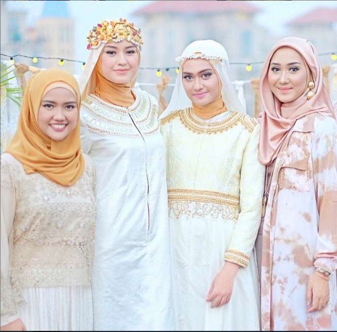 Cantiknya Kimberly Rider Berhijab