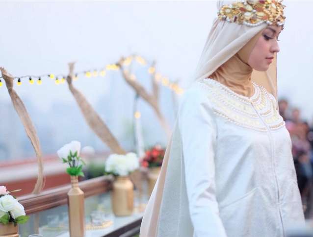 Cantiknya Kimberly Rider Berhijab
