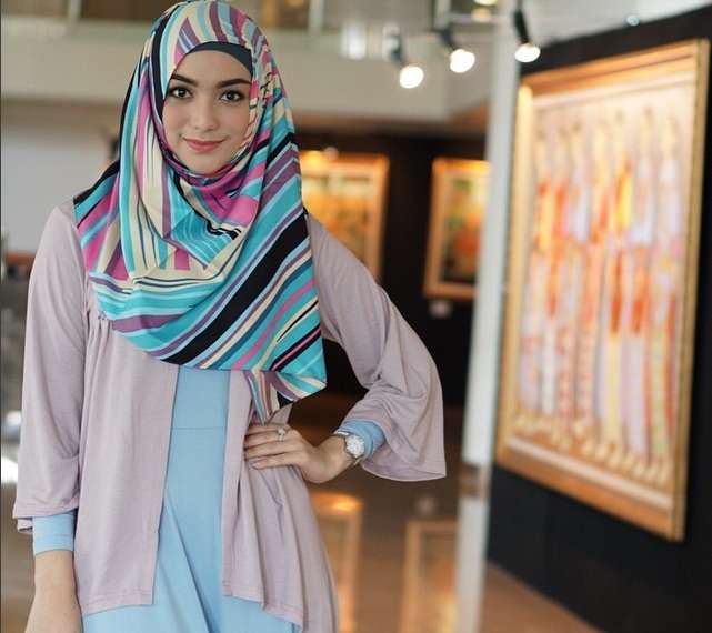 Pose-pose Cantik Citra Kirana Berhijab
